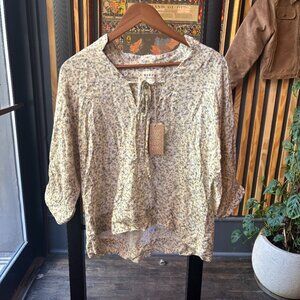 Mirth Sydney Top in Sandstone Coral